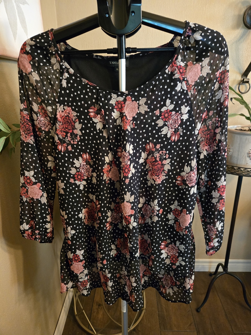 Tamara H Black Floral & Polka Dot Women's Top